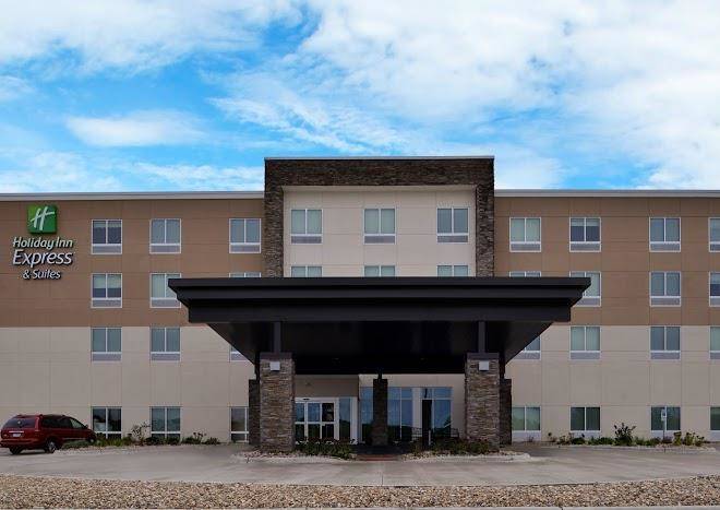 Holiday inn express & suites marshalltown