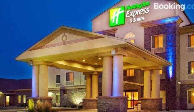 Holiday Inn Express & Suites Sheldon Image