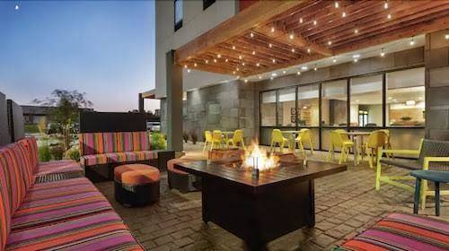 Home2 suites des moines at drake university