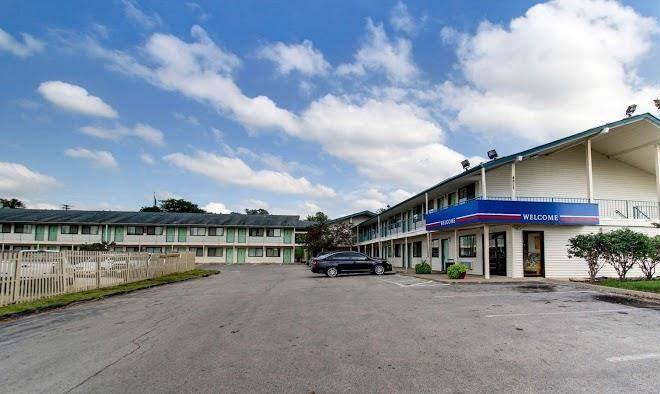 Motel 6 des moines south airport