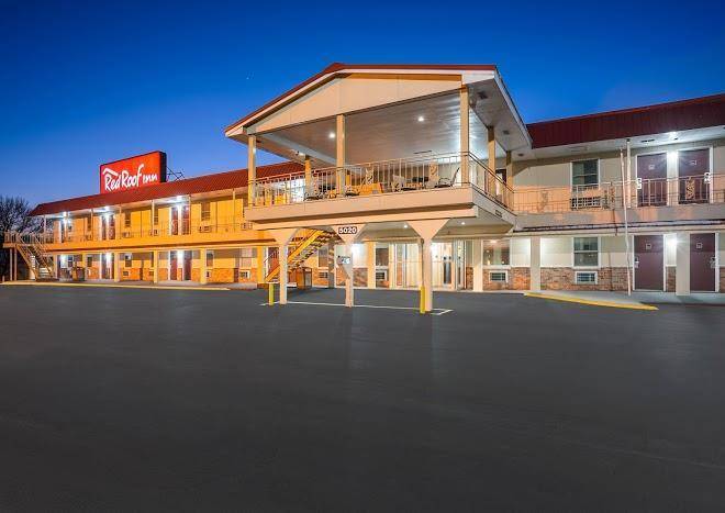 Red Roof Inn Des Moines Image