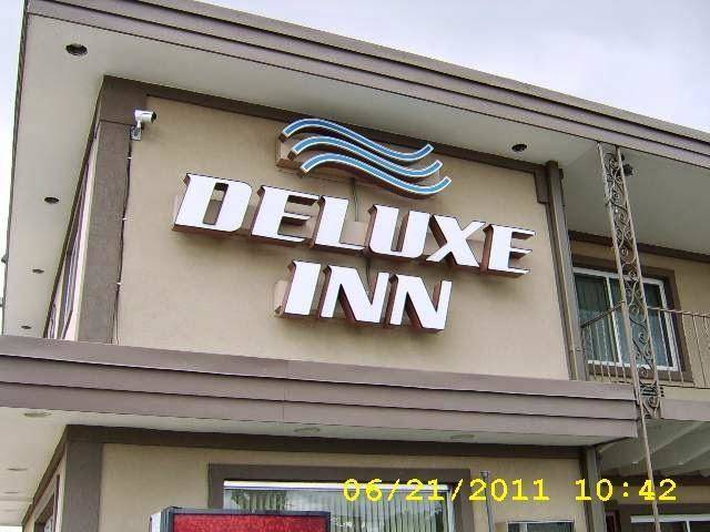 Deluxe inn