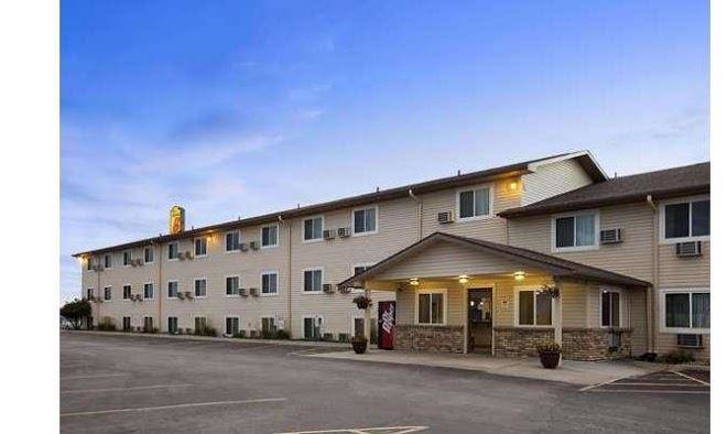 Super 8 by wyndham council bluffs ia omaha ne area