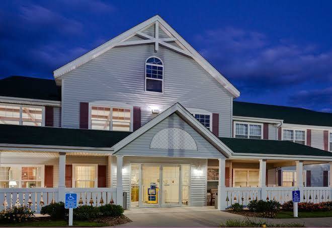 Country inn & suites by radisson grinnell ia