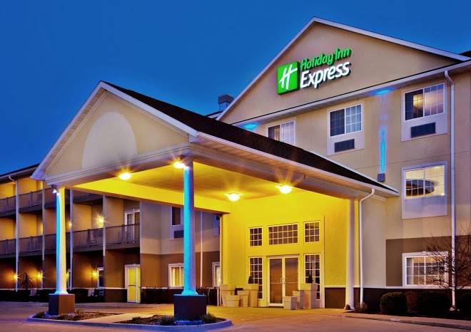Holiday inn express le claire riverfront davenport
