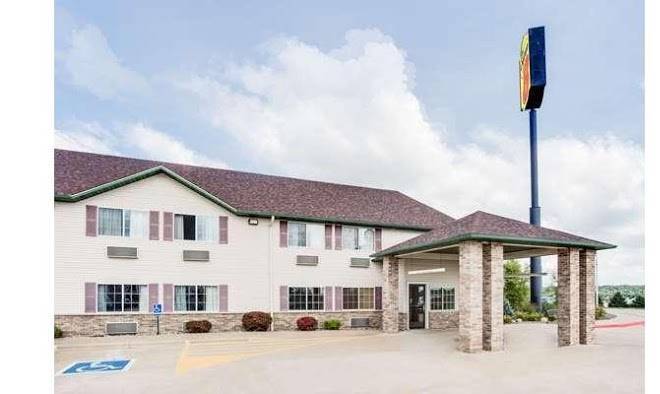 Super 8 by wyndham le claire quad cities