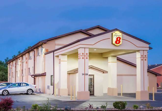 Super 8 By Wyndham Ames Image