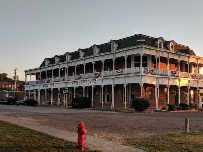 Hotel manning riverview inn and standard motor lodge