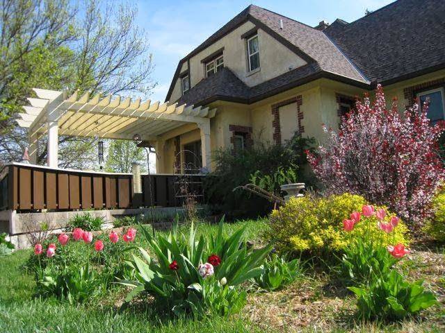 Leytze's Corner Historical Bed And Bath Image