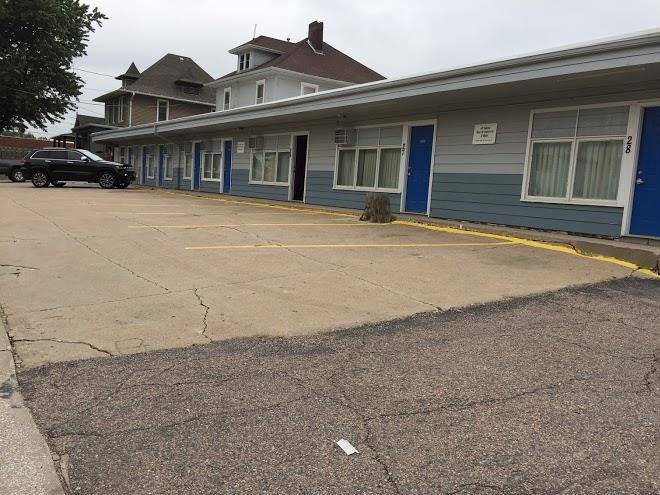 Town & country motel