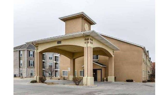 Super 8 By Wyndham Great Bend Image