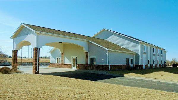 Herington inn & suites