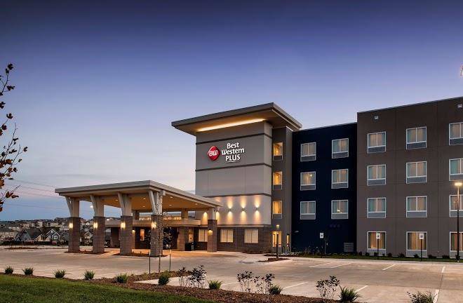 Best western plus west lawrence