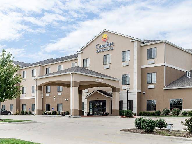 Comfort inn & suites lawrence university area
