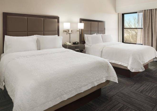 Hampton inn lawrence