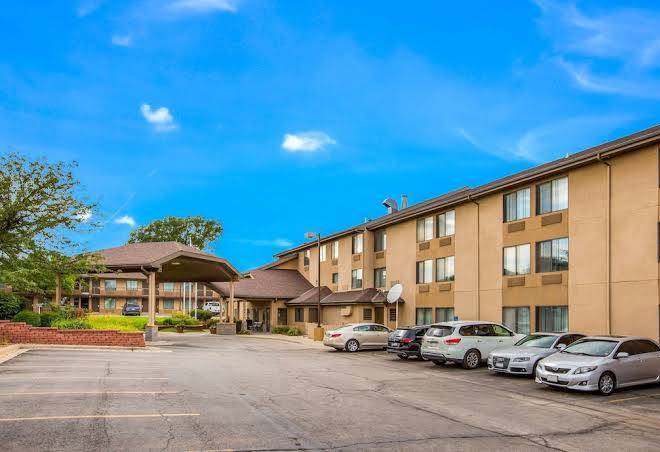 Quality inn & suites lawrence university area hotel