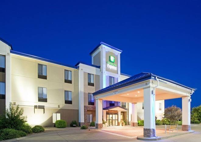 Holiday inn express & suites garden city