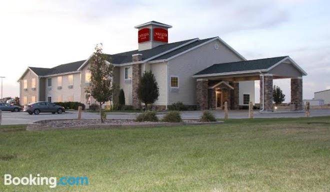 Castle rock inn & suites
