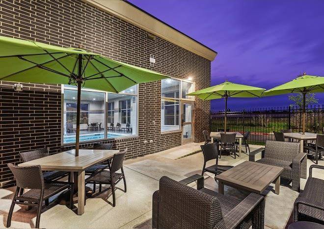 Hampton inn gardner conference center