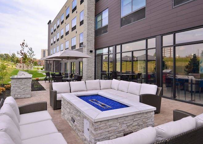 Holiday inn express & suites olathe west