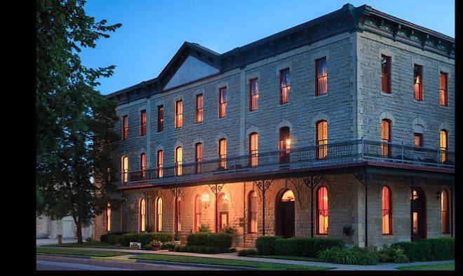 Historic elgin hotel