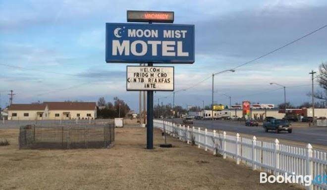 Moon mist inn