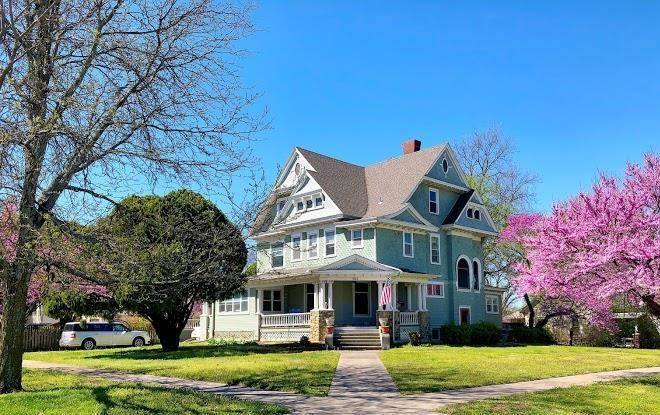 Magnolia blossom inn
