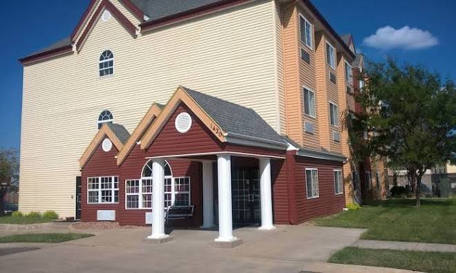 Days inn & suites by wyndham hutchinson