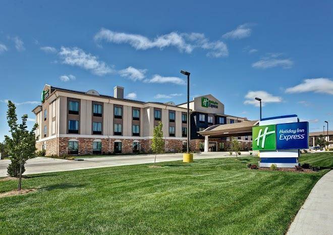 Holiday inn express hutchinson