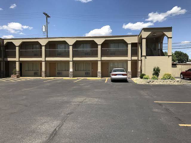 Hutchinson inn