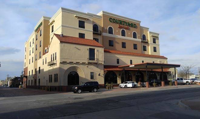 Courtyard by marriott wichita at old town
