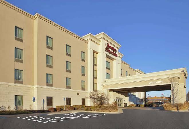 Hampton inn & suites wichita northeast