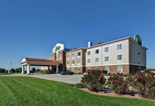 Holiday inn express & suites wichita northwest maize k 96