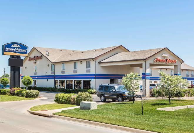 Howard johnson by wyndham wichita airport
