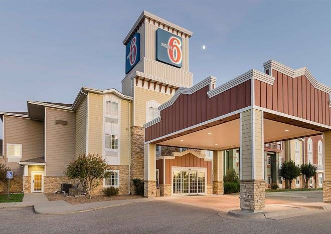 Motel 6 valley center ks