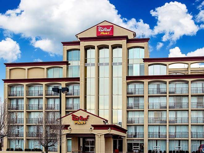 Red roof plus+ wichita east