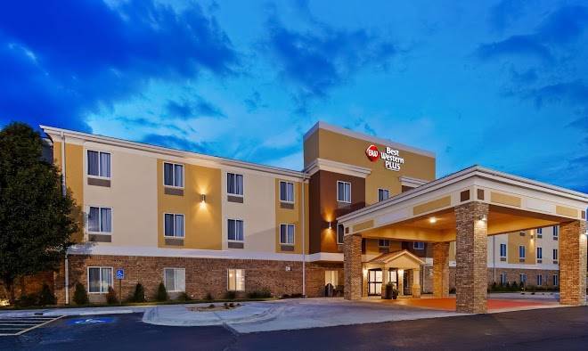 Best western plus liberal hotel & suites