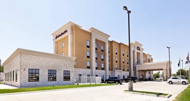 Hampton inn & suites liberal