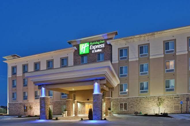 Holiday inn express & suites topeka north