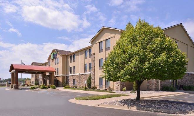 Holiday inn express & suites topeka west i 70 wanamaker