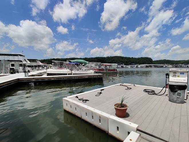 Holmes bend marina and resort
