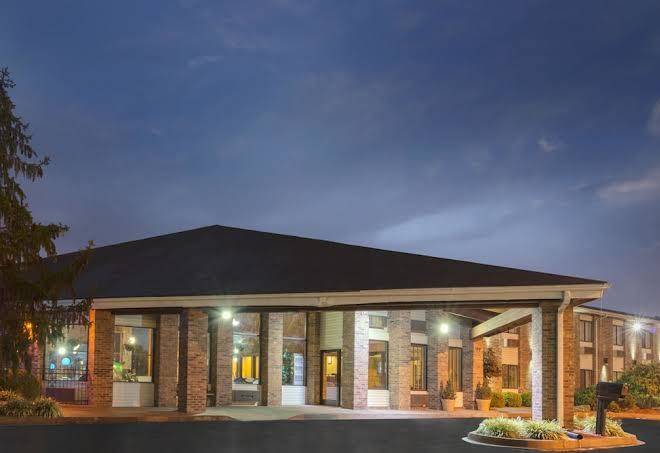 Baymont By Wyndham Louisville South I 65 Image