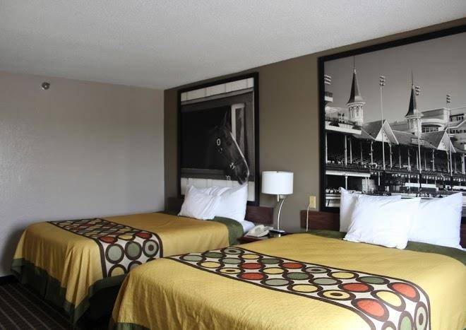 Super 8 By Wyndam Shepherdsville Ky Image