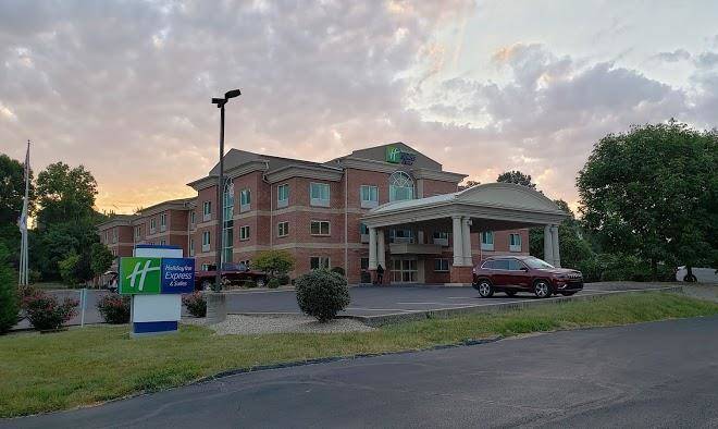 Holiday inn express & suites cincinnati se newport
