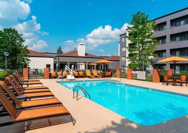 Courtyard by marriott louisville east