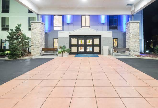 Holiday inn express & suites louisville east