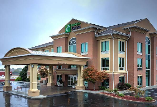 Holiday Inn Express & Suites Richmond Image