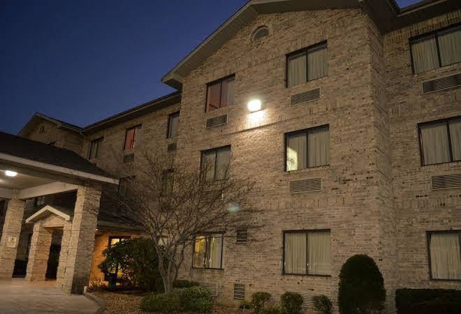 Brookshire inn & suites