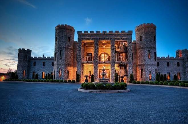 The kentucky castle