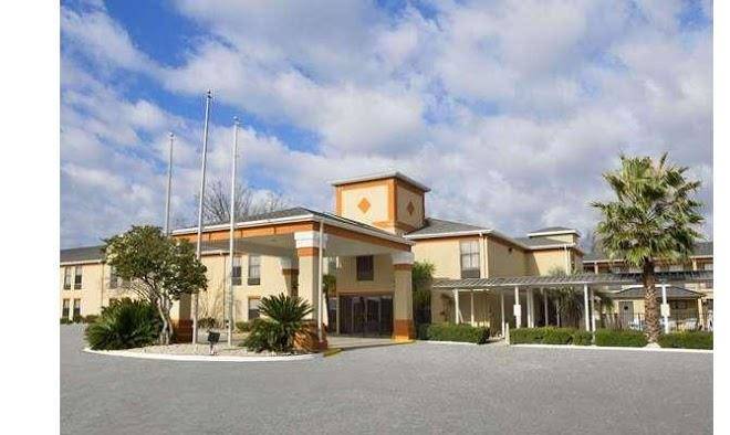 Days Inn & Suites By Wyndham Kinder Image